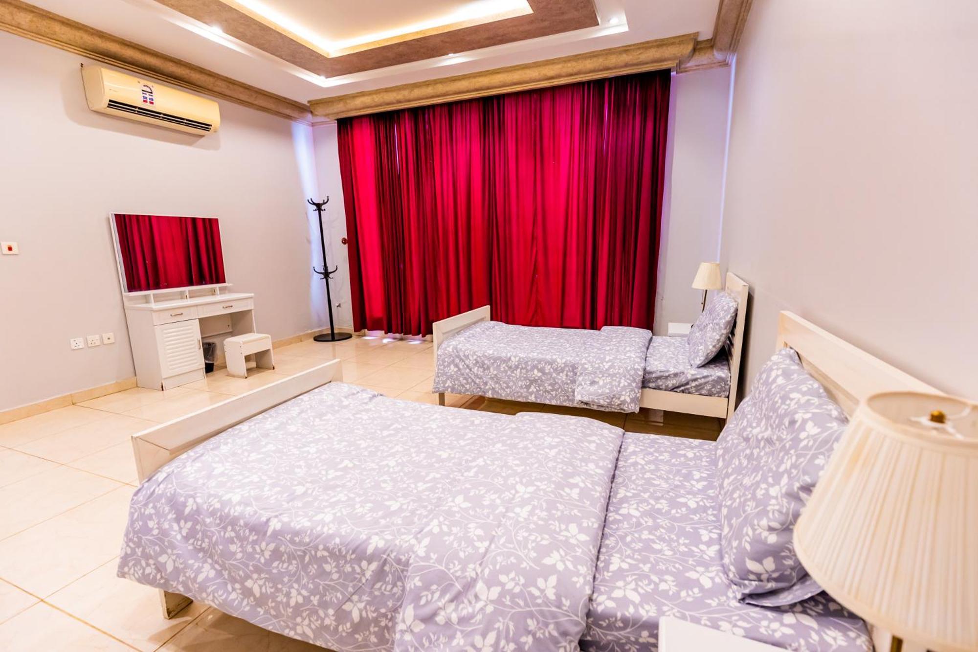 شاليهات الكوخ السويسري وأكوابارك Villa Ash Shishah ภายนอก รูปภาพ